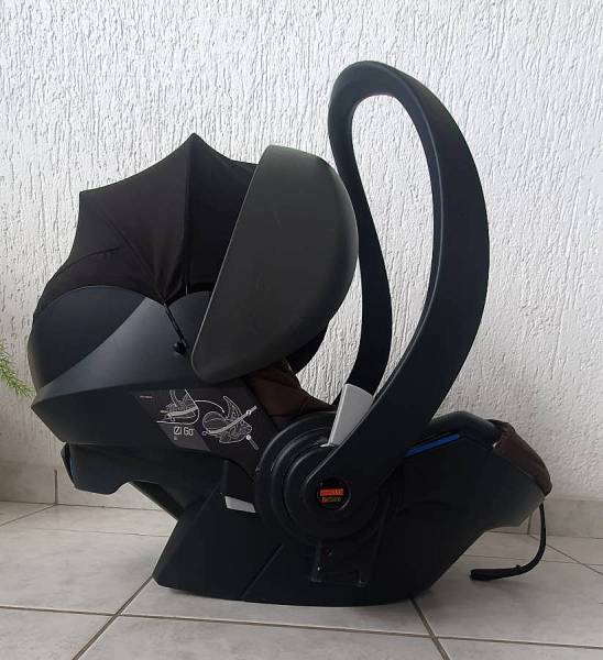 Κάθισμα αυτοκινήτου Stokke iZi GO Be safe