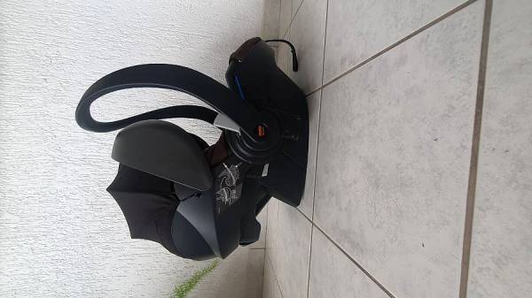 Κάθισμα αυτοκινήτου Stokke iZi GO Be safe