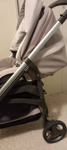 Καρότσι inglesina trilogy χρώματος beige.