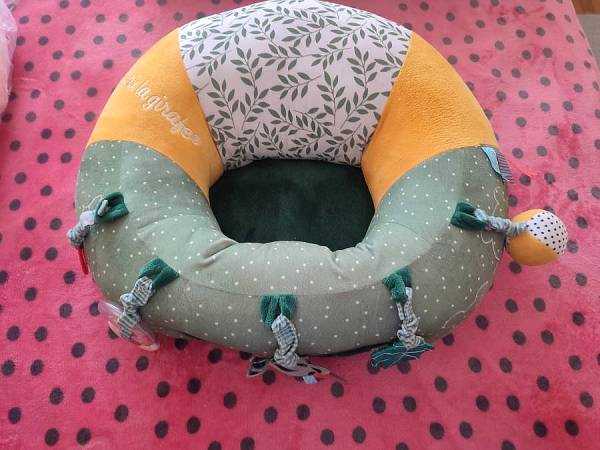 Sophie La Girafe Μαξιλάρι Δραστηριοτήτων Κίτρινο για Νεογέννητα (MxΠxΥ) 54x50x23cm