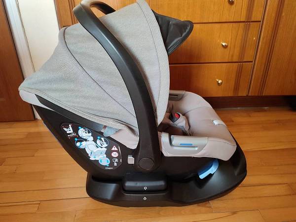 Inglesina κάθισμα αυτοκινήτου electa (40-75cm) buttery beige/η βαση του ειναι με ζώνη 3 σημείων αυτοκινήτου/ εχει και δευτερη επλογη με βαση Darwin i-Size νεα οδηγια