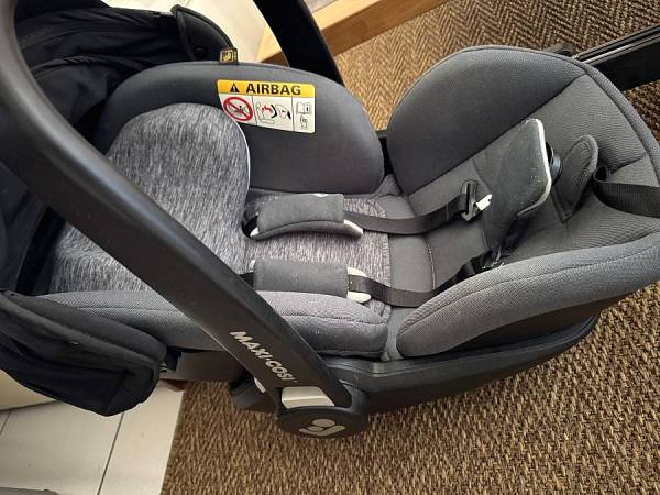Maxi Cosi Παιδικό Kάθισμα Αυτοκινήτου Με Βαση Isofix Marble Essential Graphite