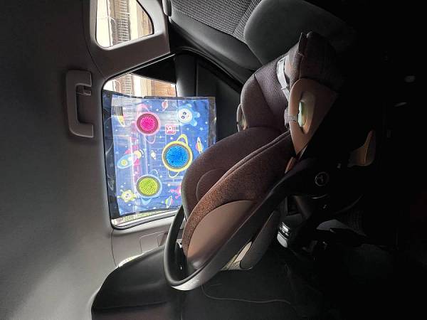 Βρεφικό κάθισμα αυτοκινήτου CYBEX Cloud T i-Size, από τη γέννηση έως περίπου 24 μηνών.